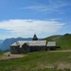 Chiesetta di San Lucio, posta sull'omonimo passo tra Svizzera e Italia.