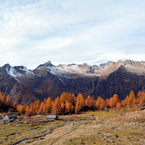 Pizzo Mascarpino (sin.) e Pizzo del Piatto di Röd (centro).