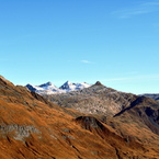 Cima di Garina, sullo sfondo le vette della Greina.