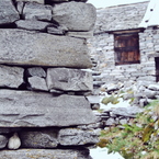 Muri in pietra a Porchesio.