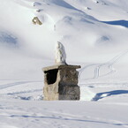 L'Alpe Scai... o meglio, il comignolo dell'alpe sommersa dalla neve.