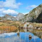 Laghetto poco sotto il passo. Sullo sfondo, il Sasso Bello