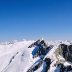 Dalla cima del Galenstock, vista verso il Tiefenstock e il gruppo della Dammastock.