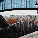 Métro Bir-Hakeim.